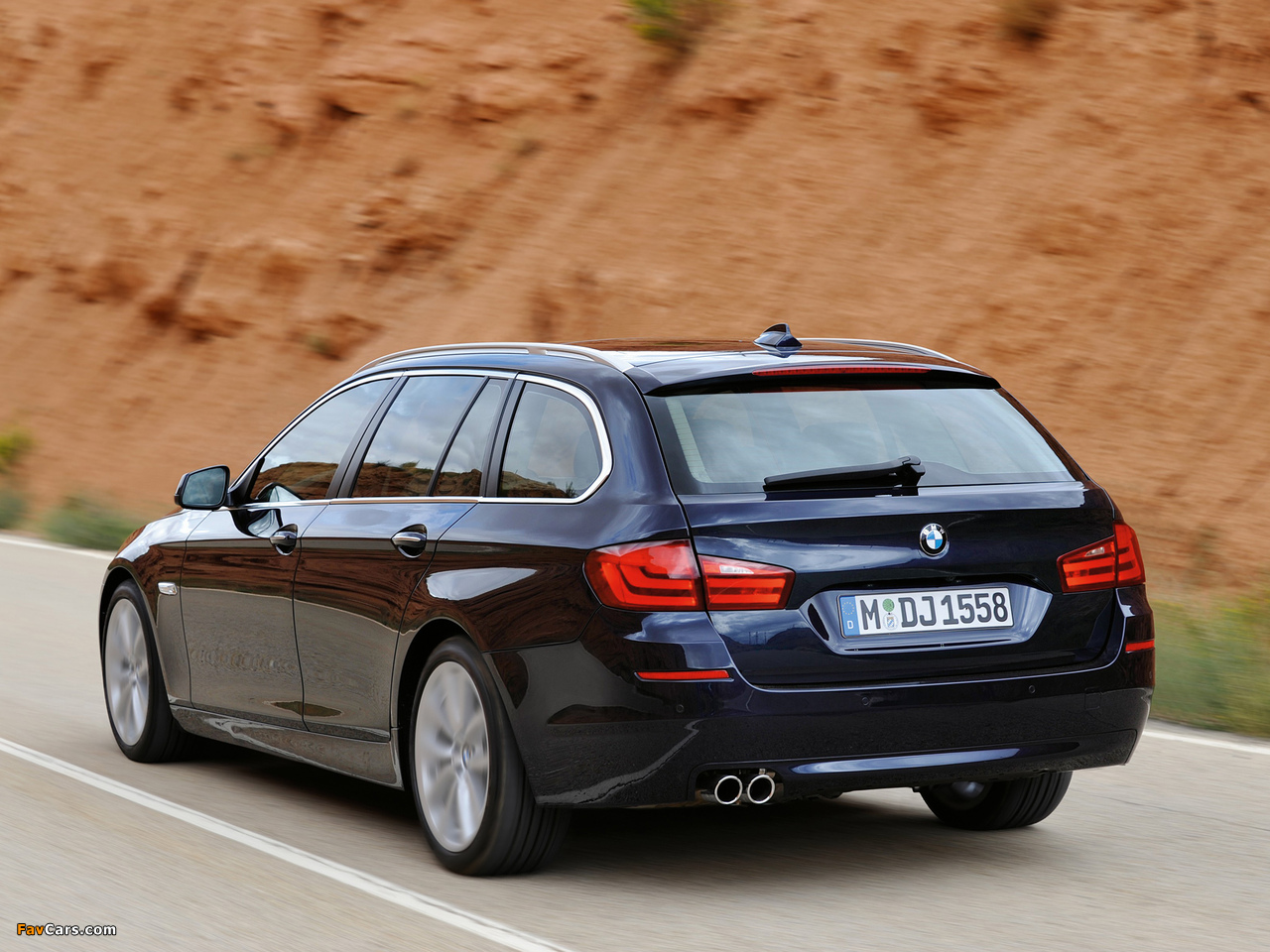 Images of BMW 5 Series Touring (F11) 2010–13 (1280 x 960)