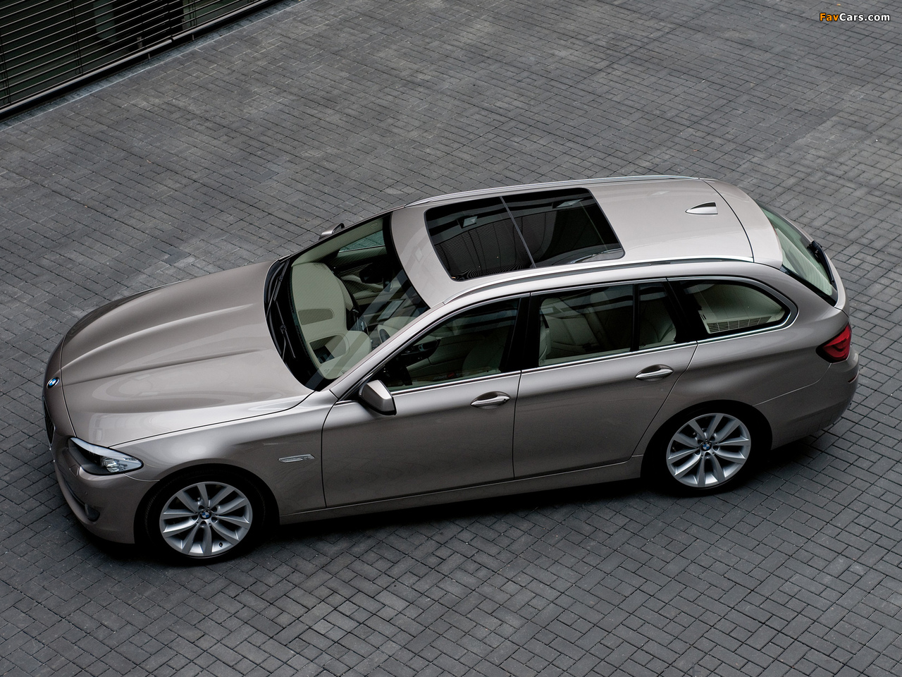 Images of BMW 520d Touring (F11) 2010–13 (1280 x 960)