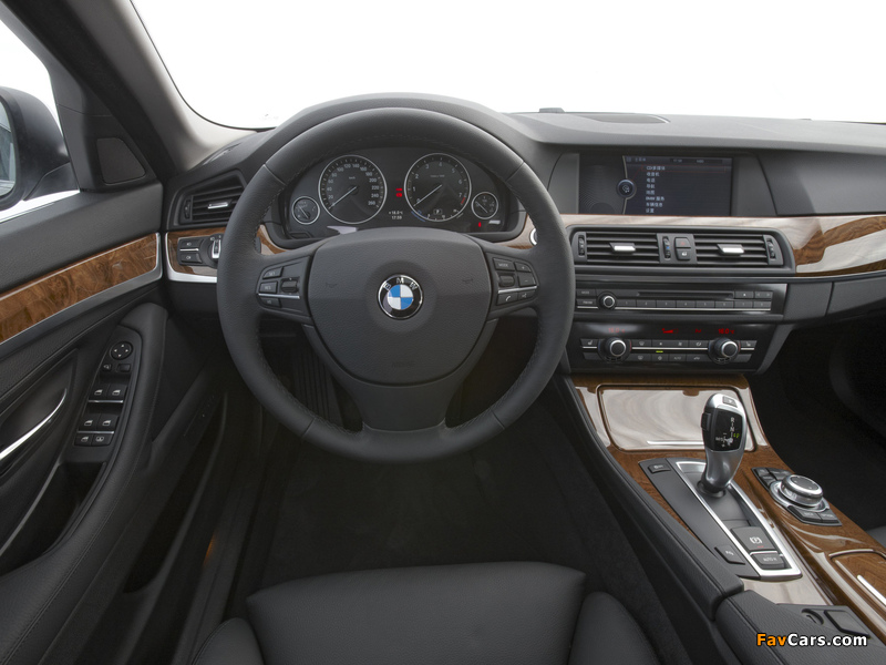 Images of BMW 528Li (F10) 2010 (800 x 600)