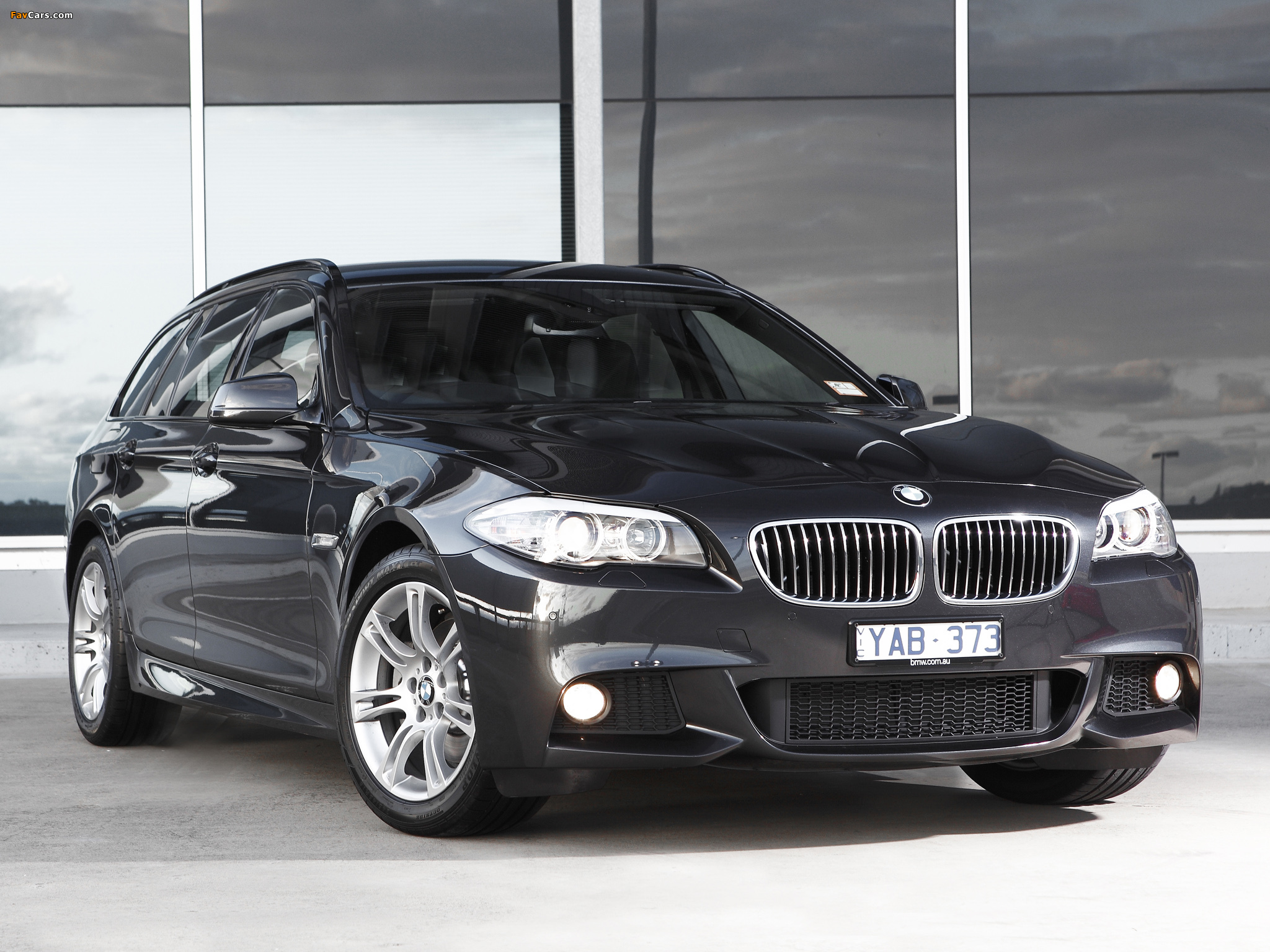 Images of BMW 520d Touring M Sports Package AU-spec (F11) 2011 (2048 x 1536)