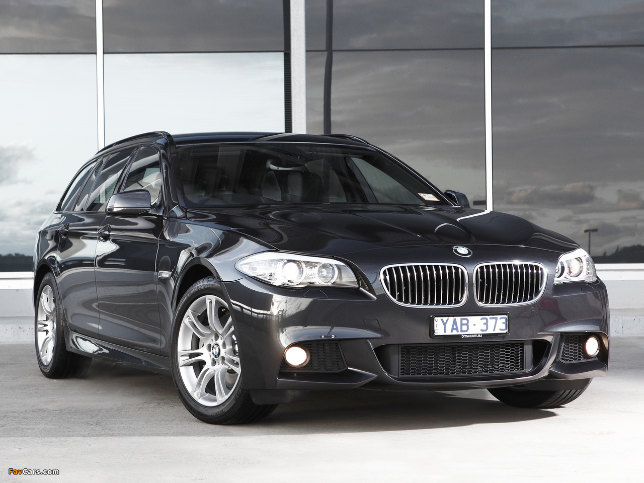 Images of BMW 520d Touring M Sports Package AU-spec (F11) 2011 (1280 x 960)