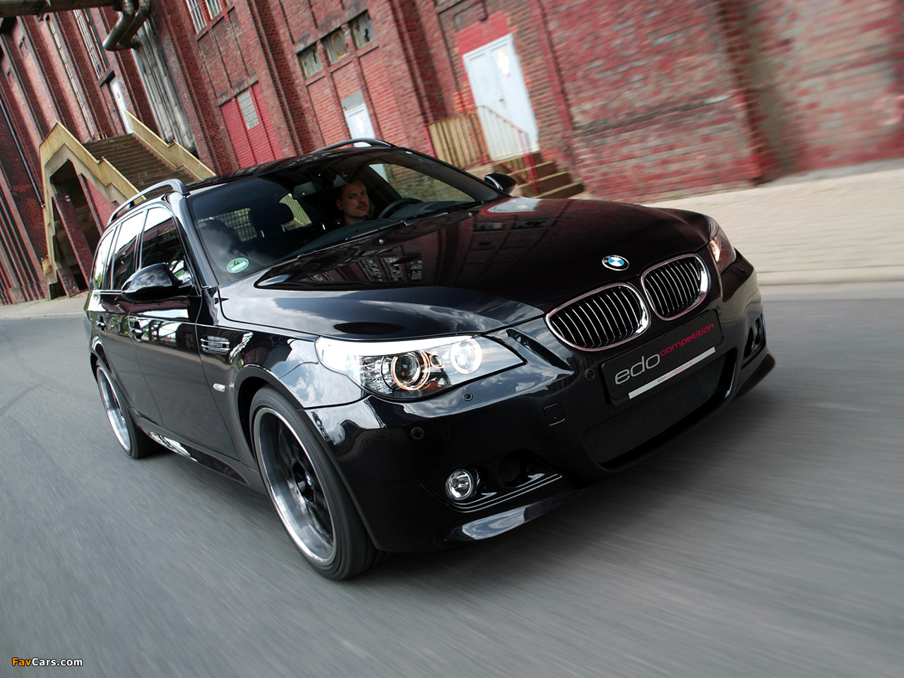 Images of Edo Competition BMW M5 Touring Dark Edition (E61) 2011 (1280 x 960)