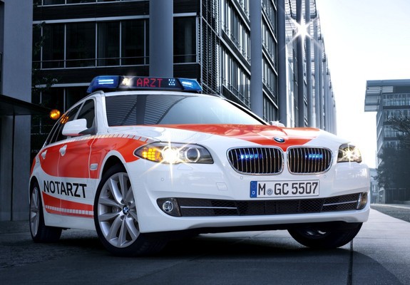 Images of BMW 5 Series Touring Notarzt (F11) 2011–13