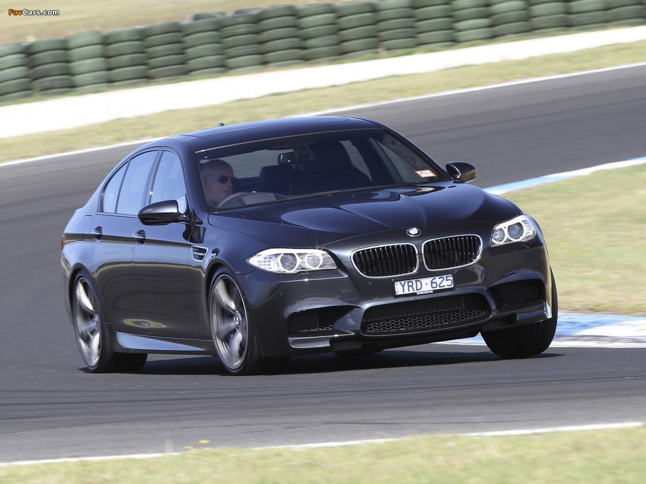 Images of BMW M5 AU-spec (F10) 2012 (1280 x 960)