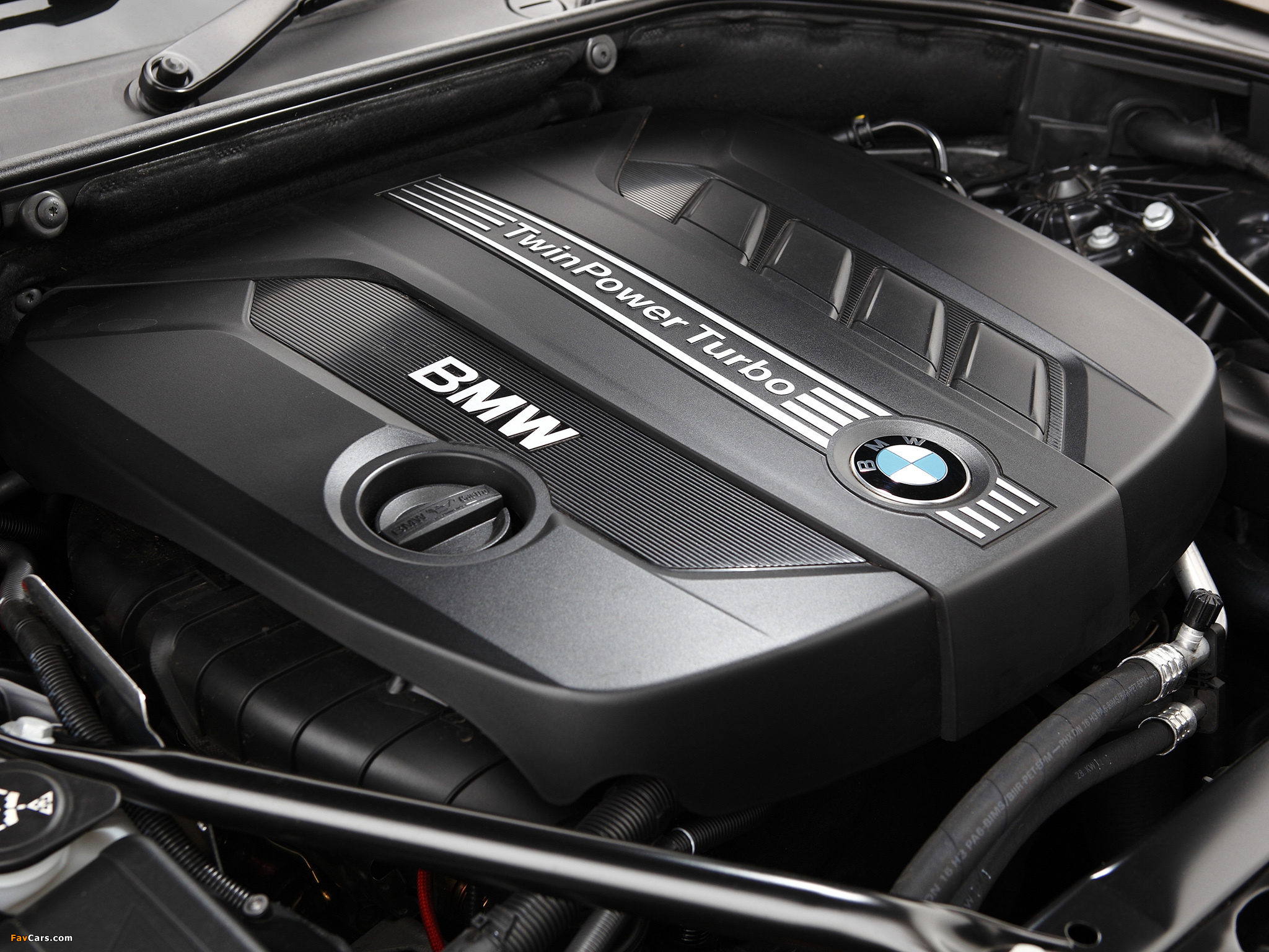 Images of BMW 520d Gran Turismo M Sport Package AU-spec (F07) 2012–13 (2048 x 1536)