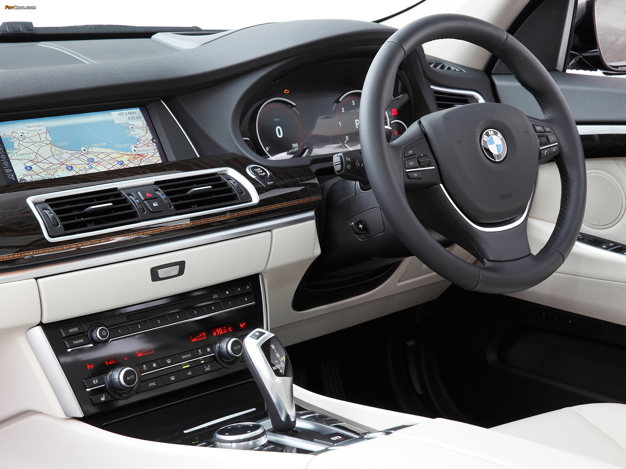 Images of BMW 530d Gran Turismo Luxury Line AU-spec (F07) 2013 (2048 x 1536)