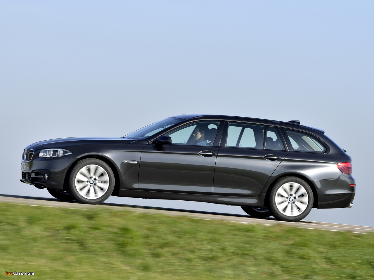 Images of BMW 520d Touring (F11) 2013 (1280 x 960)