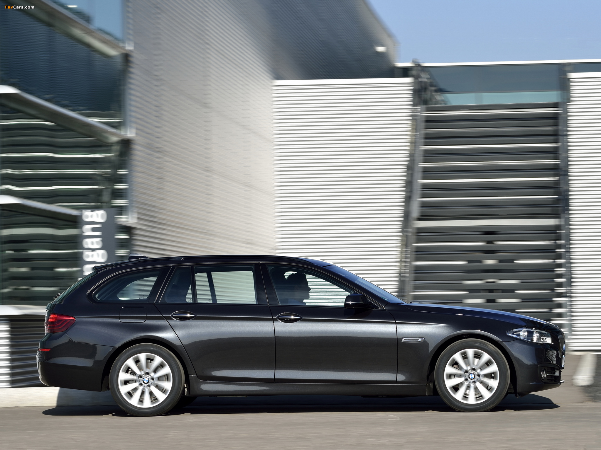 Images of BMW 520d Touring (F11) 2013 (2048 x 1536)