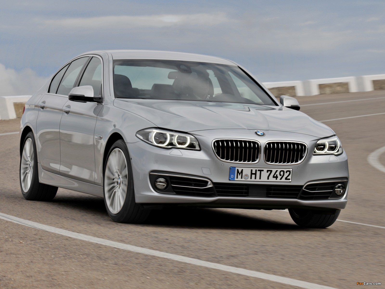 Images of BMW 535i Sedan Luxury Line (F10) 2013 (1600 x 1200)