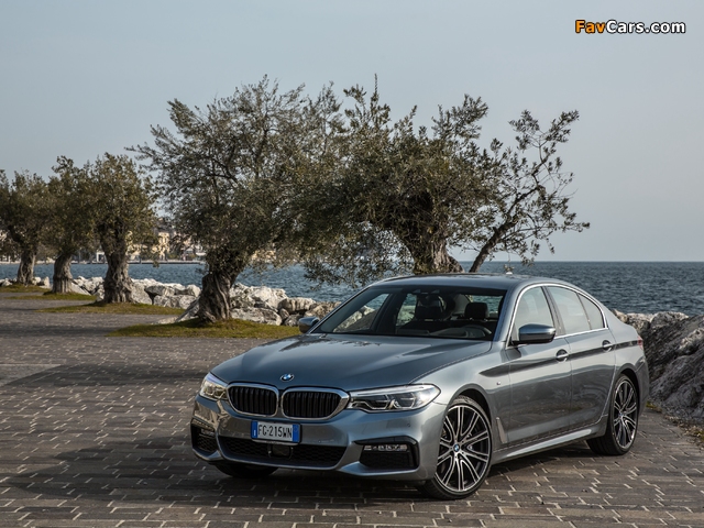 Images of BMW 530d xDrive Sedan M Sport (G30) 2017 (640 x 480)