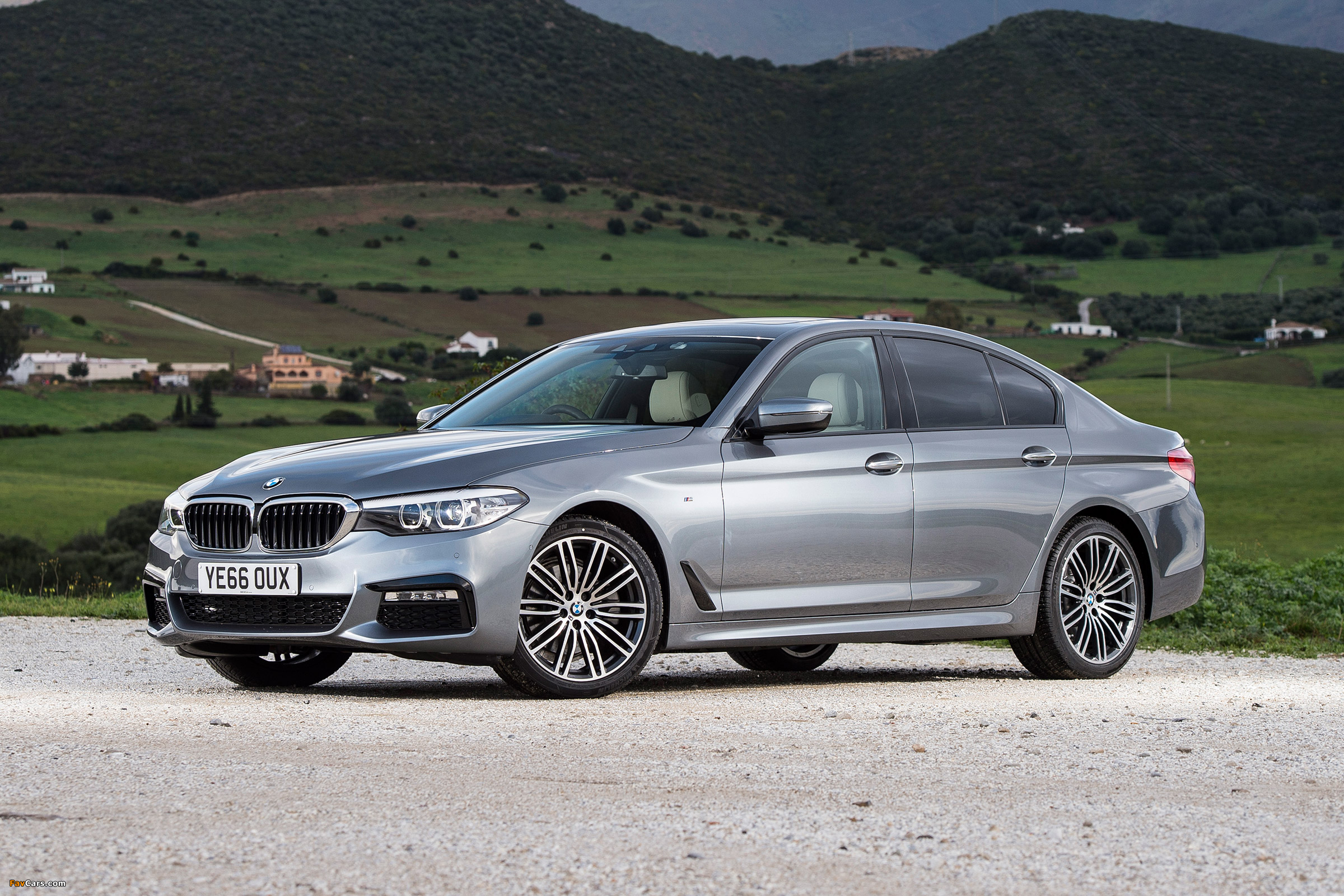 Images of BMW 520d Sedan M Sport UK-spec (G30) 2017 (2400 x 1600)