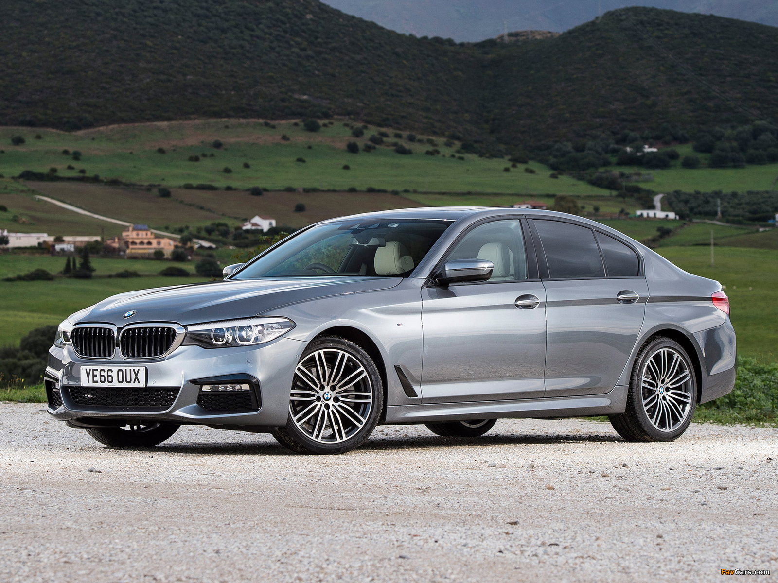 Images of BMW 520d Sedan M Sport UK-spec (G30) 2017 (1600 x 1200)