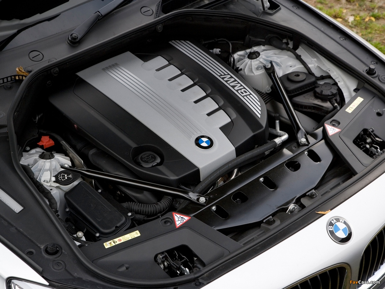 Photos of BMW 530d Gran Turismo UK-spec (F07) 2009–13 (1280 x 960)