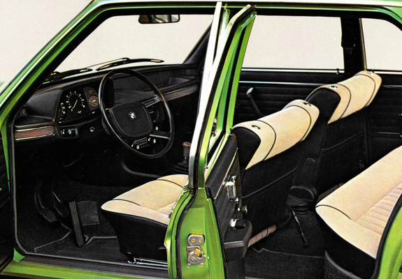 Photos of BMW 520i Sedan (E12) 1972–76