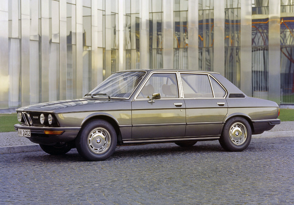 Photos of BMW 528 Sedan (E12) 1975–77