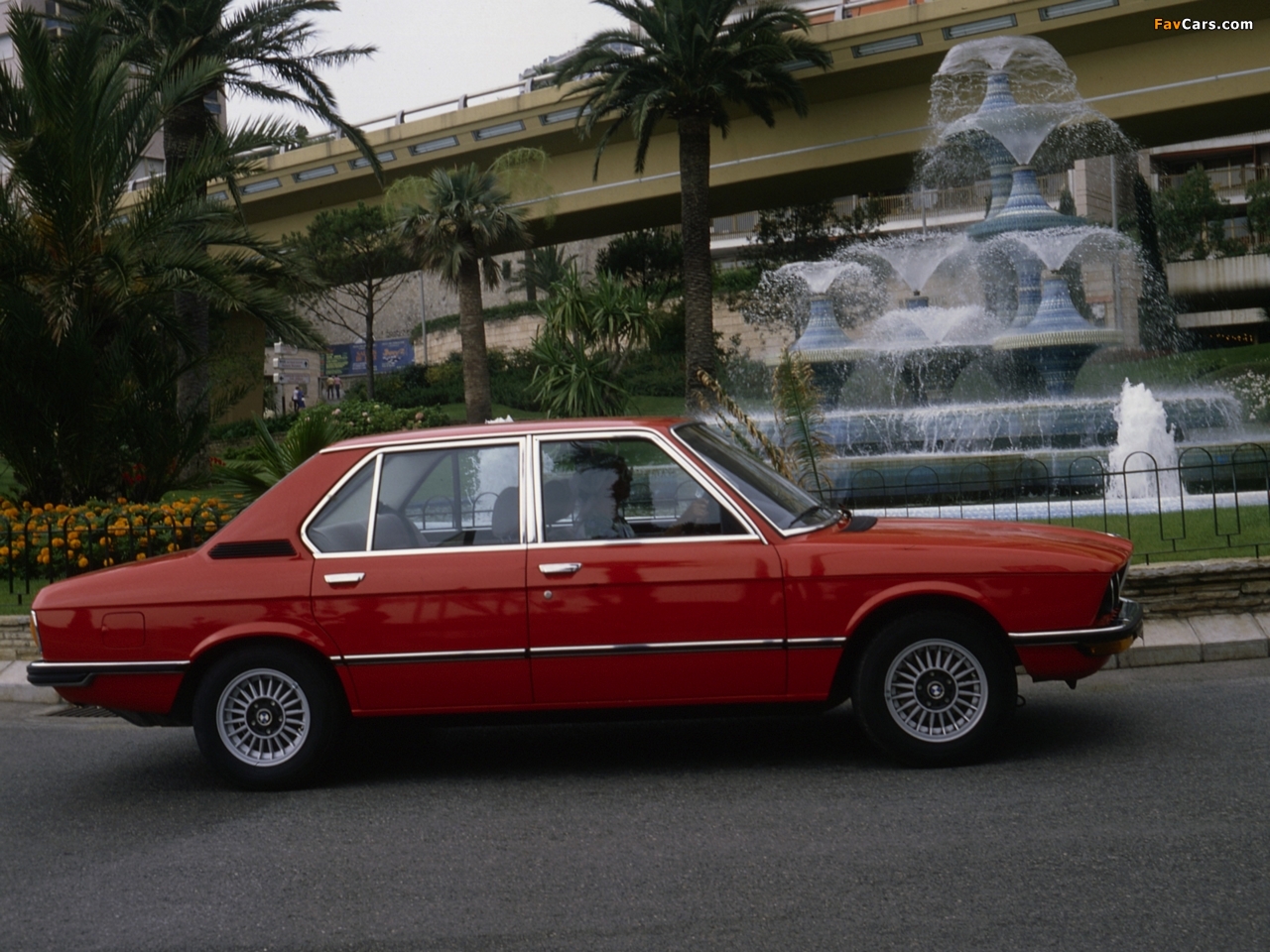 Photos of BMW 520 Sedan (E12) 1976–81 (1280 x 960)
