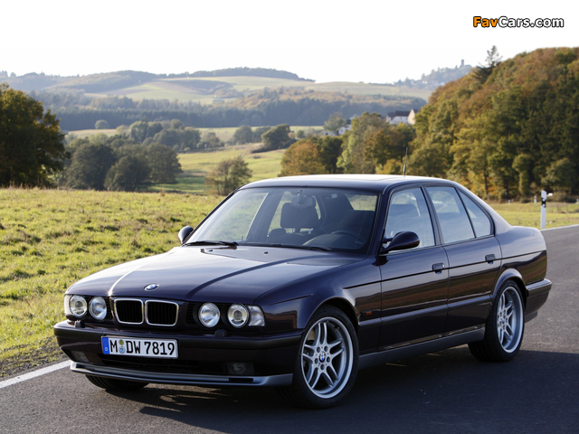 Photos of BMW M5 Sedan (E34) 1994–95 (640 x 480)