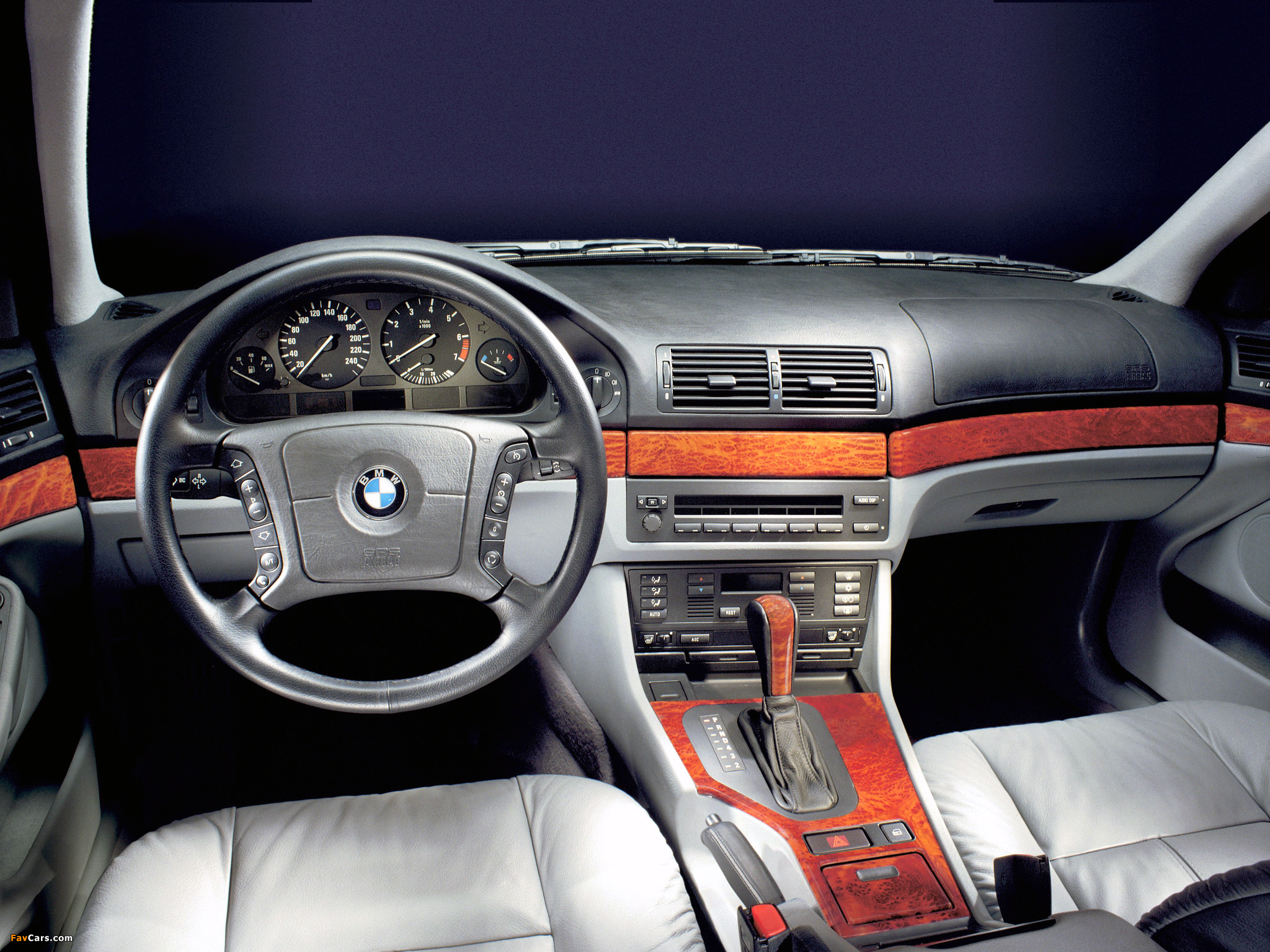 Photos of BMW 5 Series Sedan (E39) 1995–2003 (2048 x 1536)