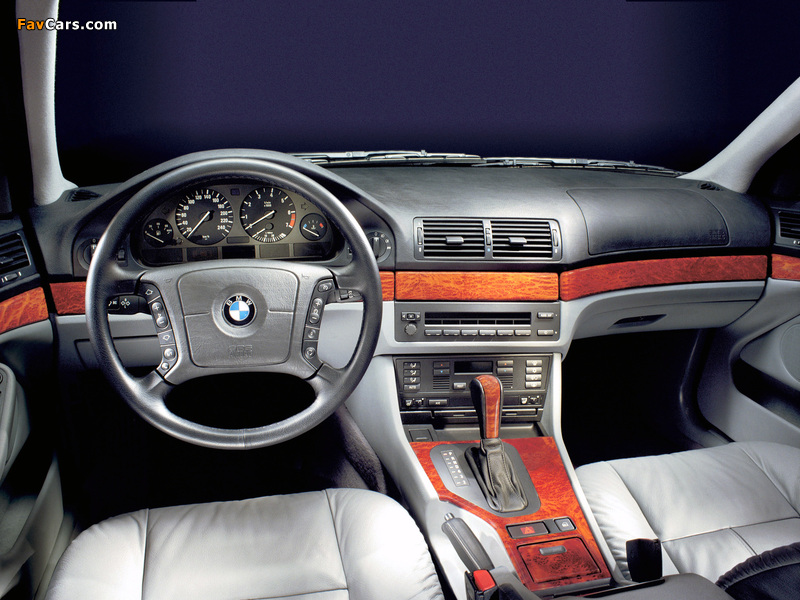 Photos of BMW 5 Series Sedan (E39) 1995–2003 (800 x 600)