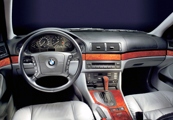 Photos of BMW 5 Series Sedan (E39) 1995–2003