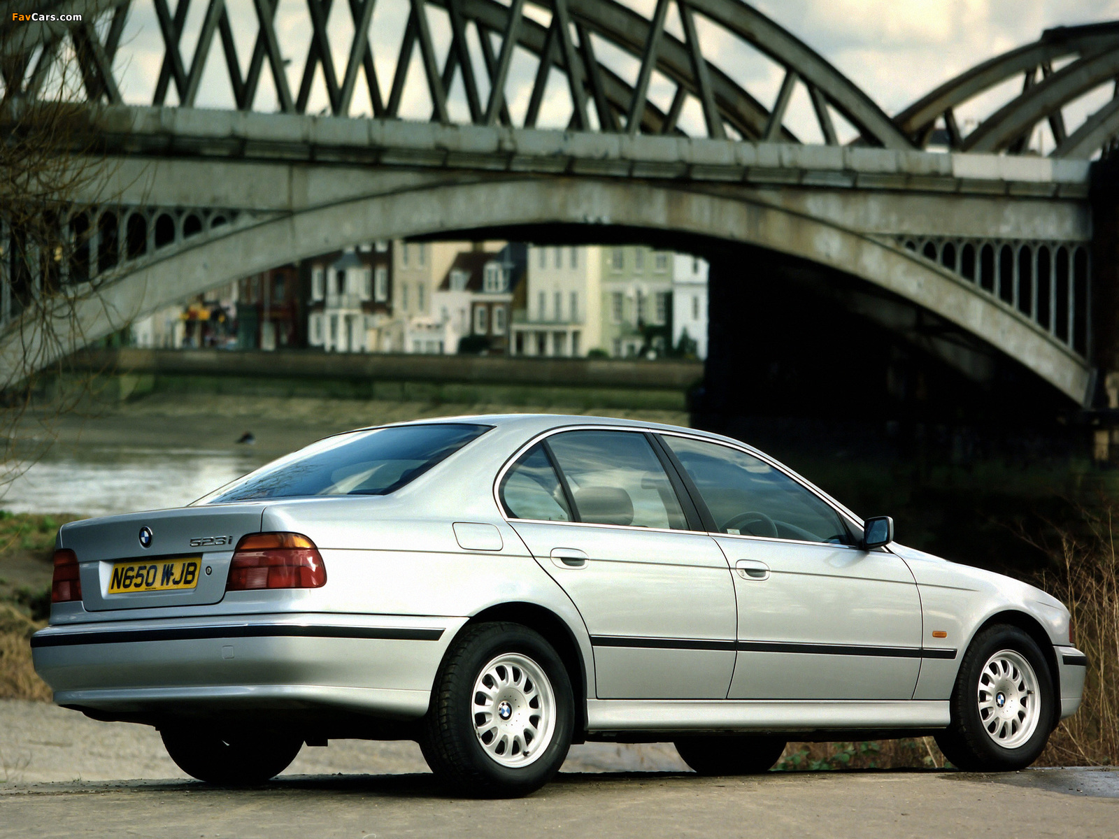 Photos of BMW 523i Sedan UK-spec (E39) 1995–2000 (1600 x 1200)
