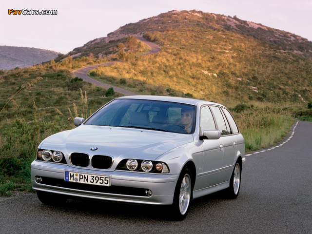 Photos of BMW 530i Touring (E39) 2000–04 (640 x 480)