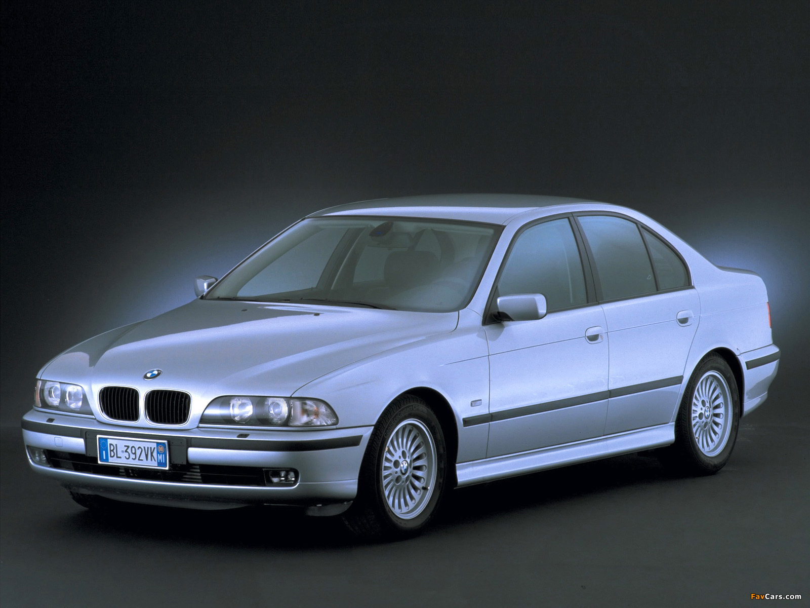 Photos of BMW 520d Sedan (E39) 2000–03 (1600 x 1200)