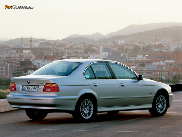 Photos of BMW 520i Sedan (E39) 2000–03 (640 x 480)
