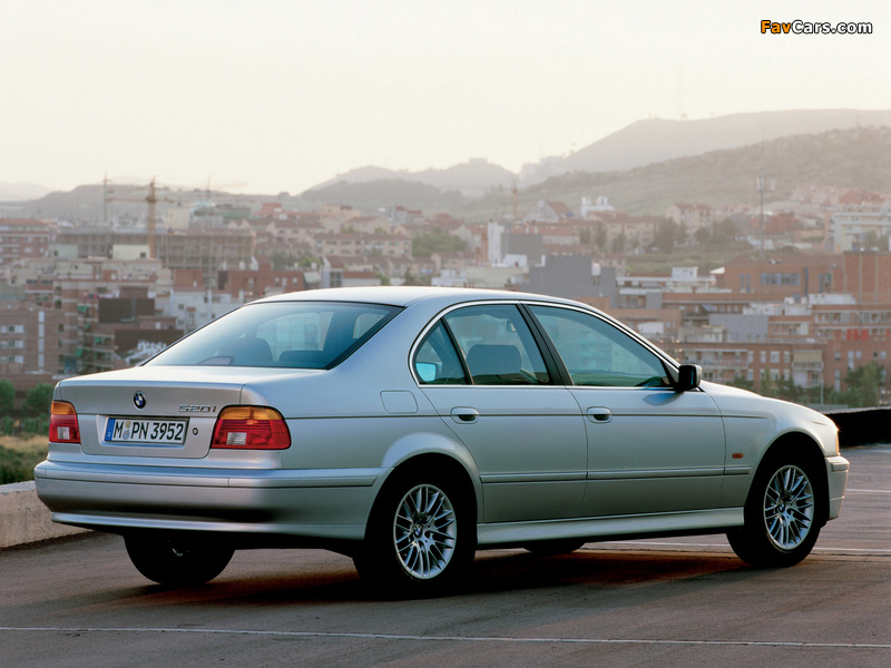 Photos of BMW 520i Sedan (E39) 2000–03 (800 x 600)