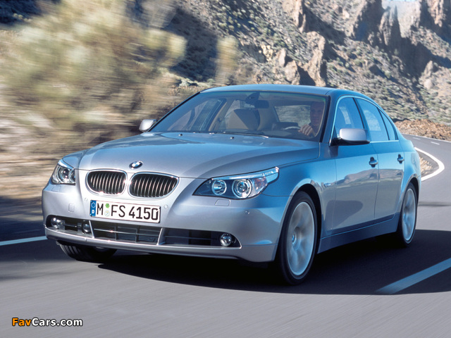 Photos of BMW 5 Series Sedan (E60) 2003–07 (640 x 480)