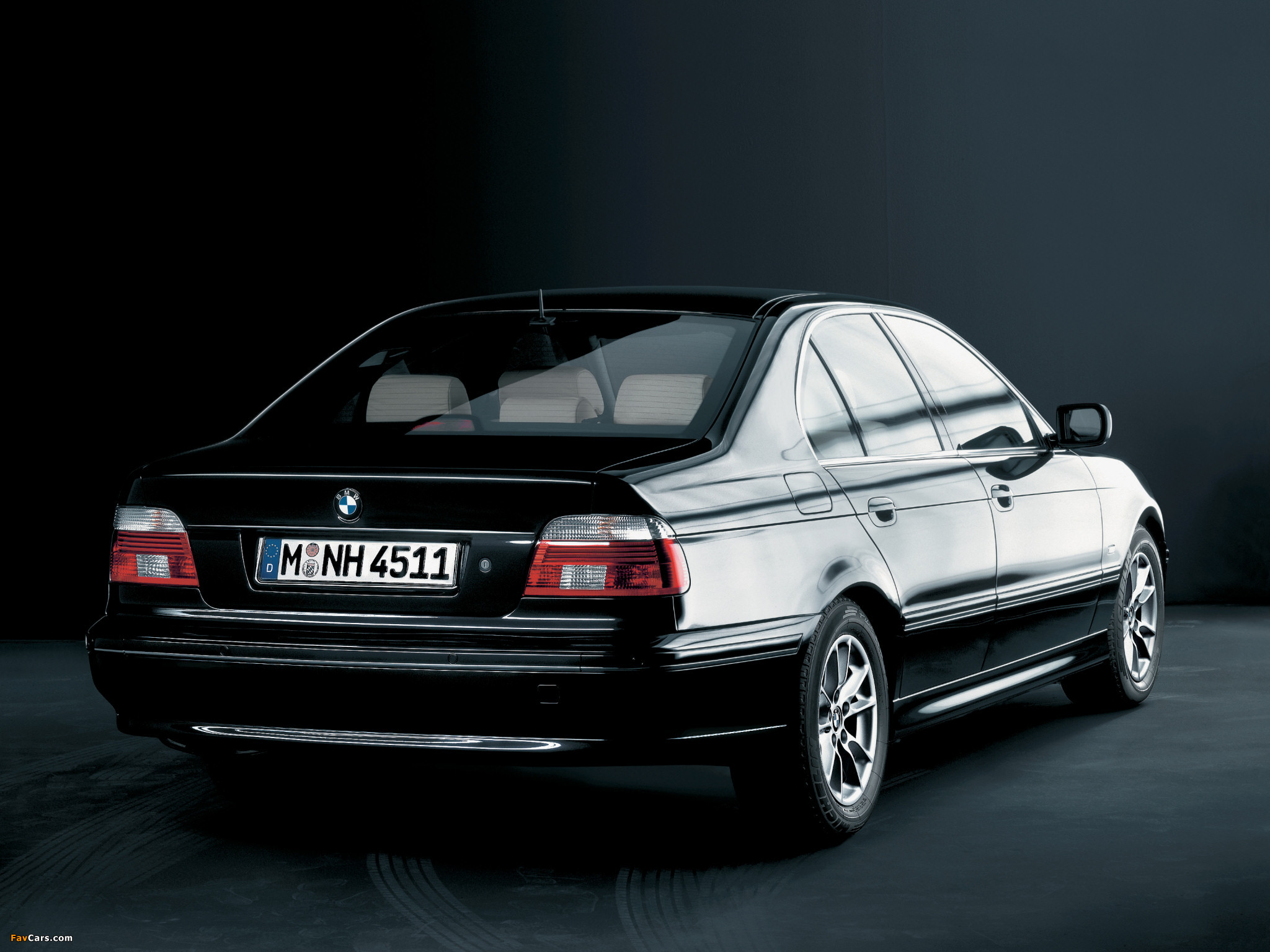Photos of BMW 5 Series High-Line Sport (E39) 2003 (2048 x 1536)