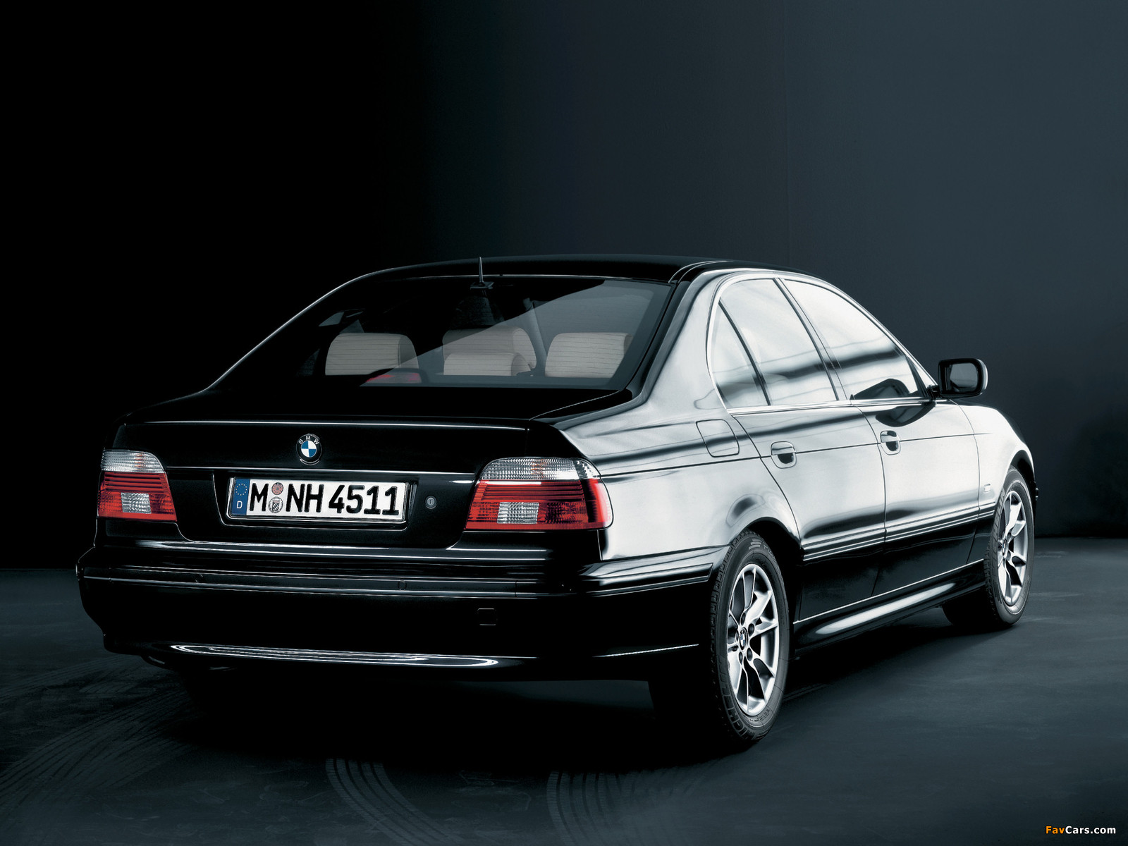 Photos of BMW 5 Series High-Line Sport (E39) 2003 (1600 x 1200)
