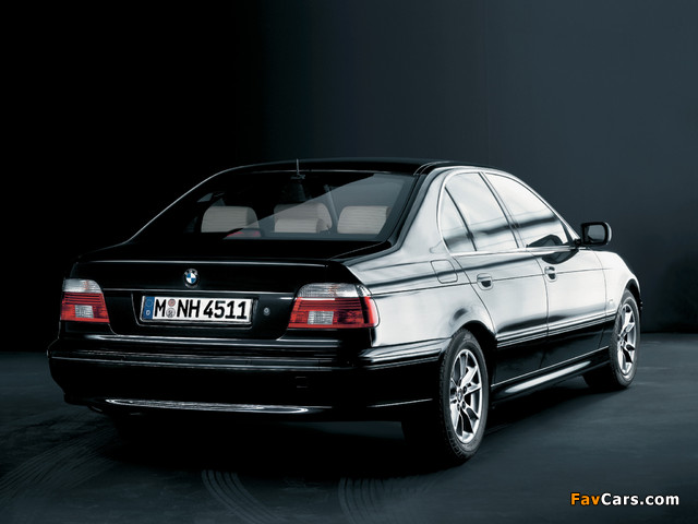 Photos of BMW 5 Series High-Line Sport (E39) 2003 (640 x 480)