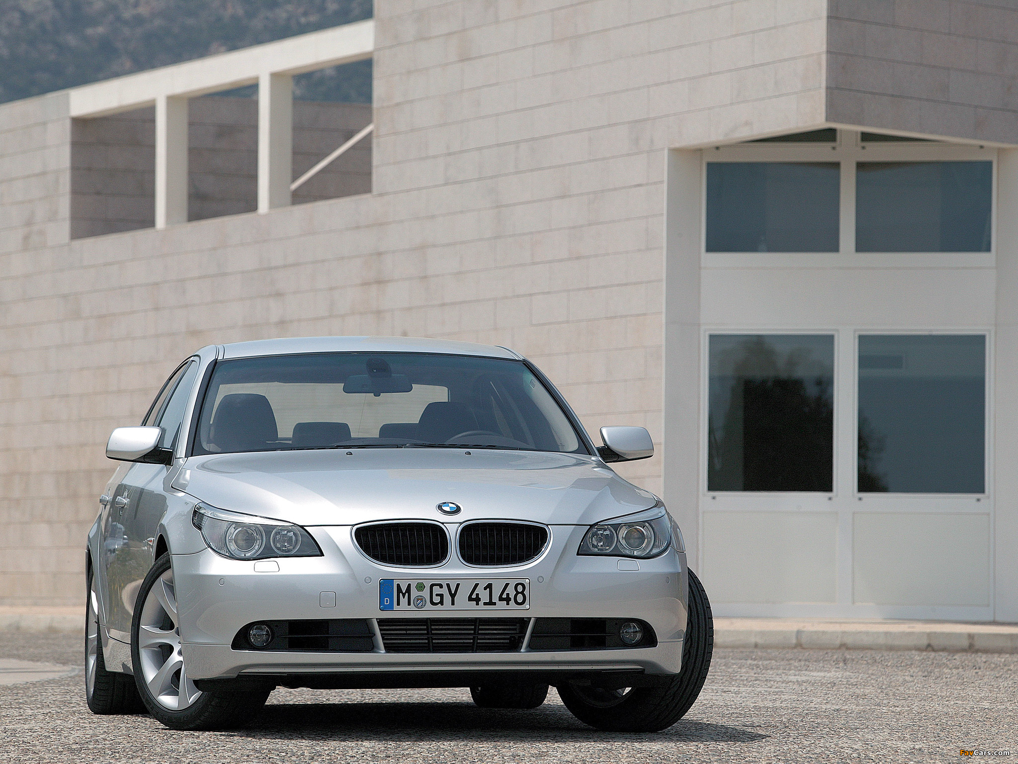Photos of BMW 5 Series Sedan (E60) 2003–07 (2048 x 1536)