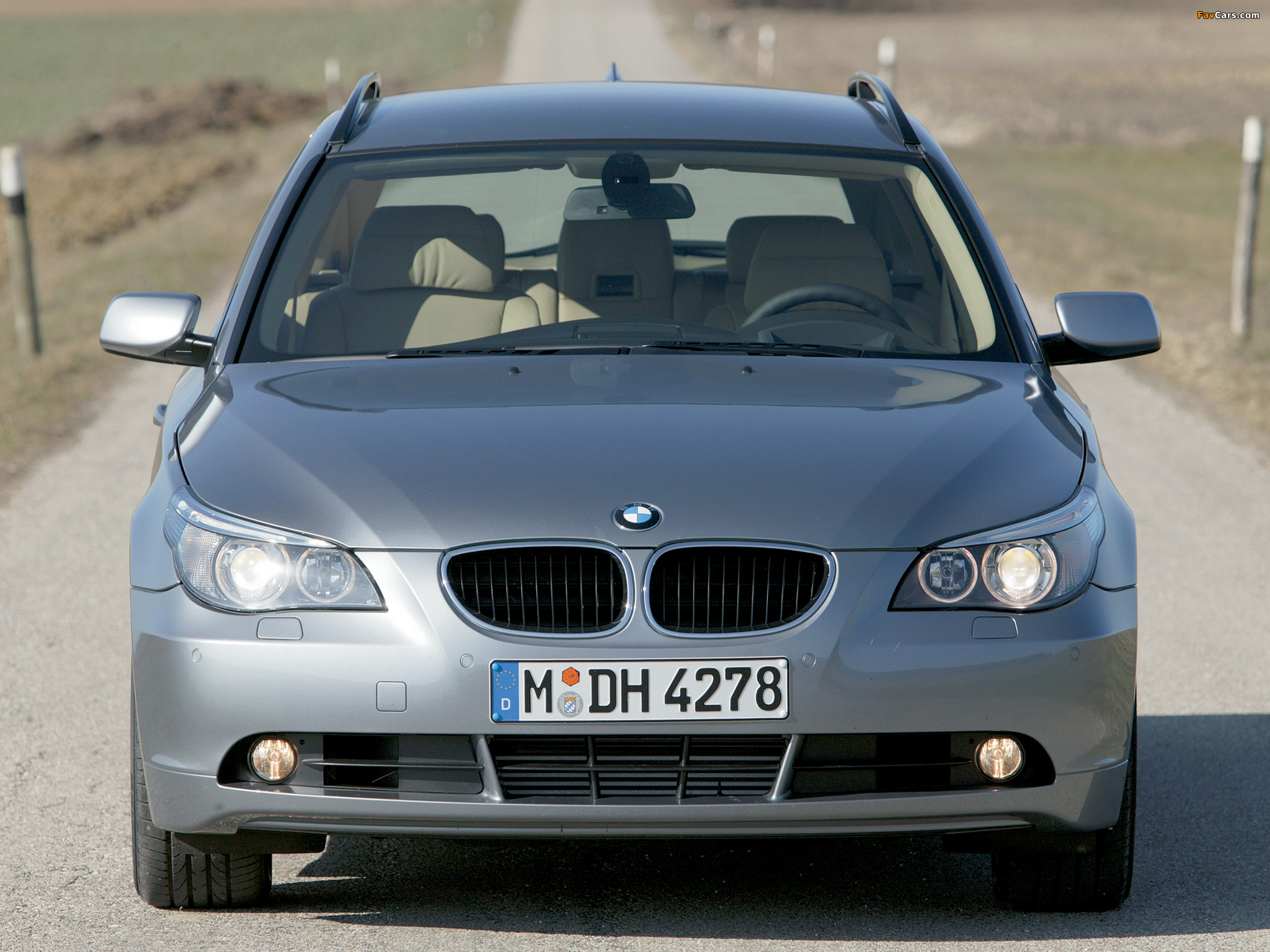 Photos of BMW 530d Touring (E61) 2004–07 (2048 x 1536)