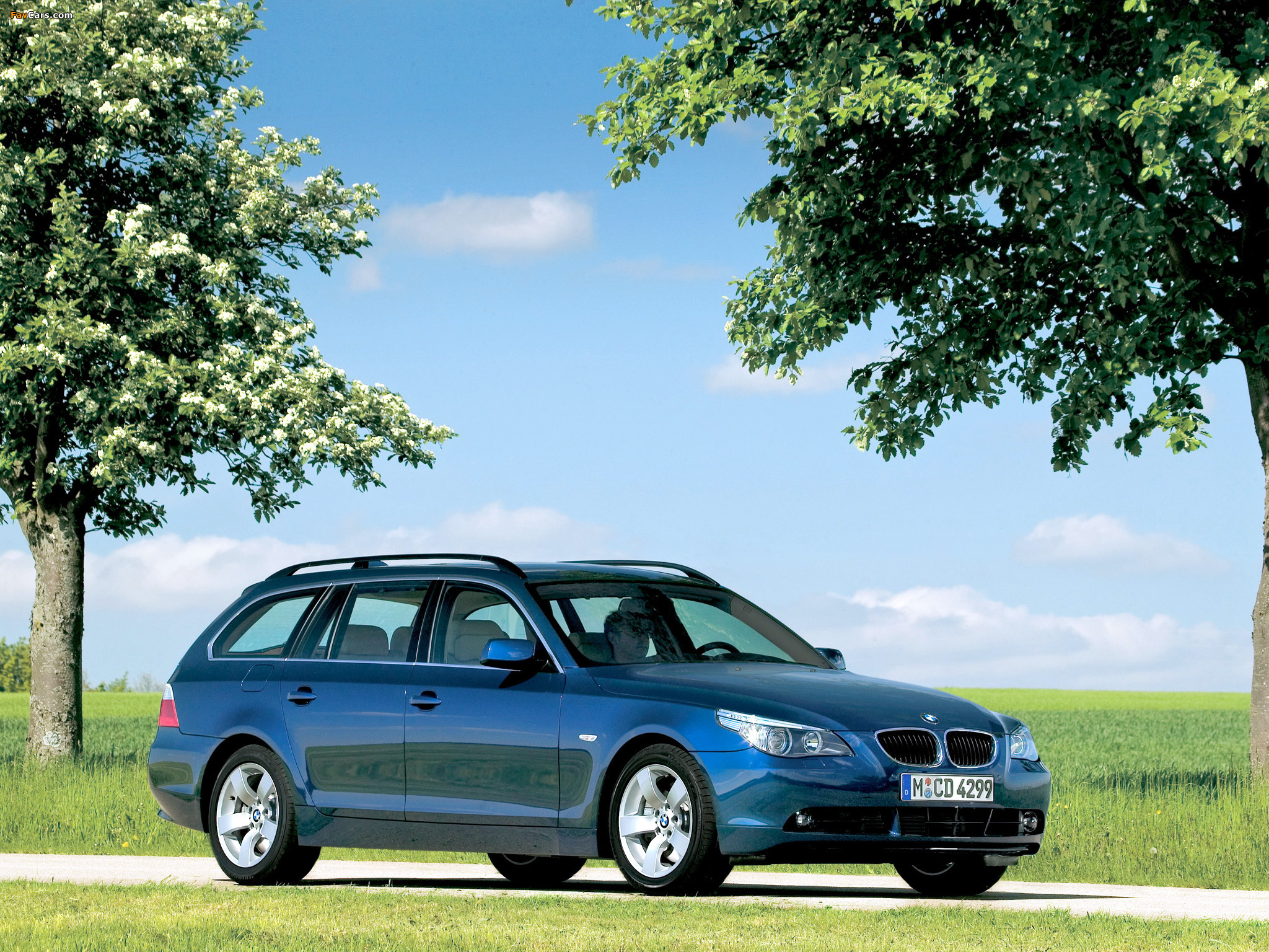 Photos of BMW 535d Touring (E61) 2004–07 (2048 x 1536)