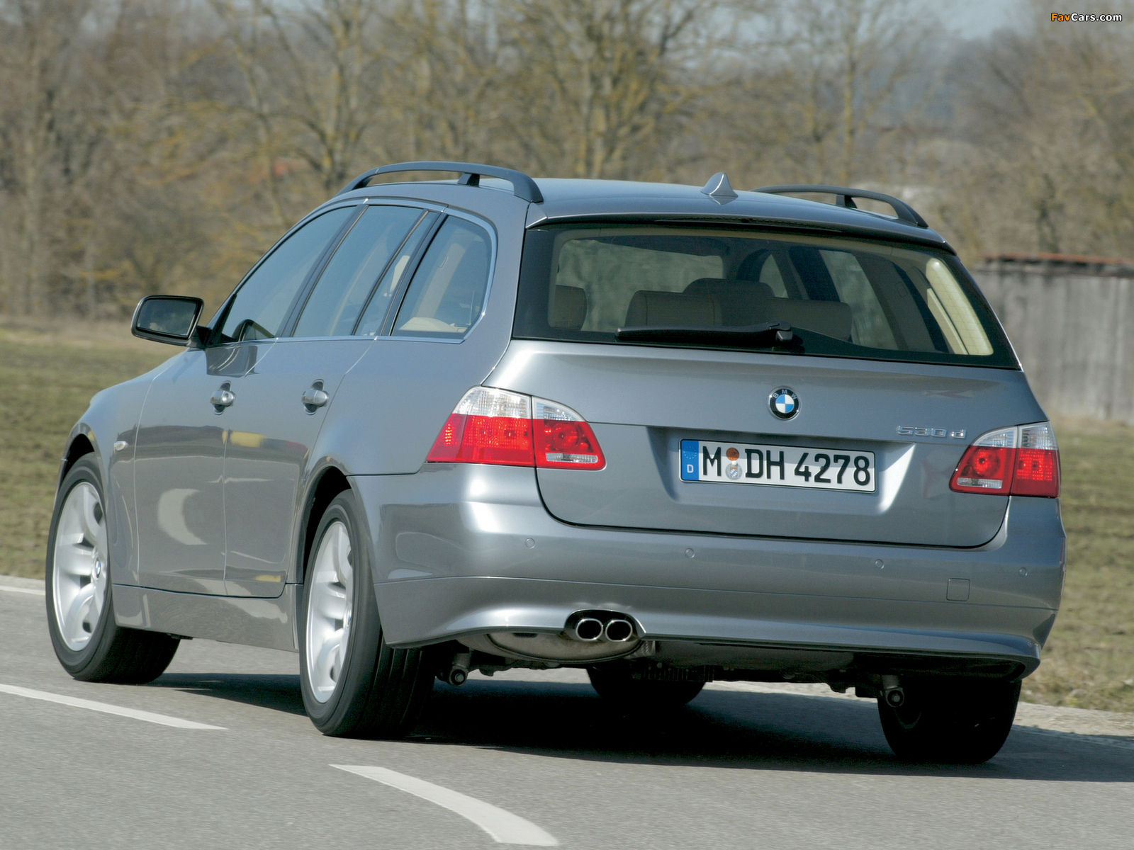 Photos of BMW 530d Touring (E61) 2004–07 (1600 x 1200)