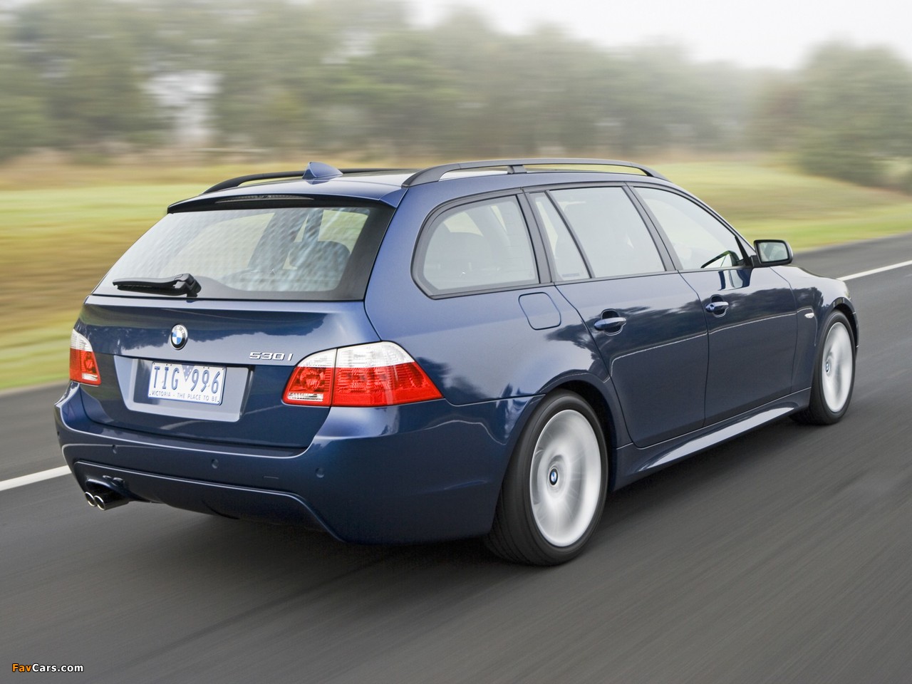 Photos of BMW 530i Touring M Sports Package AU-spec (E61) 2005 (1280 x 960)