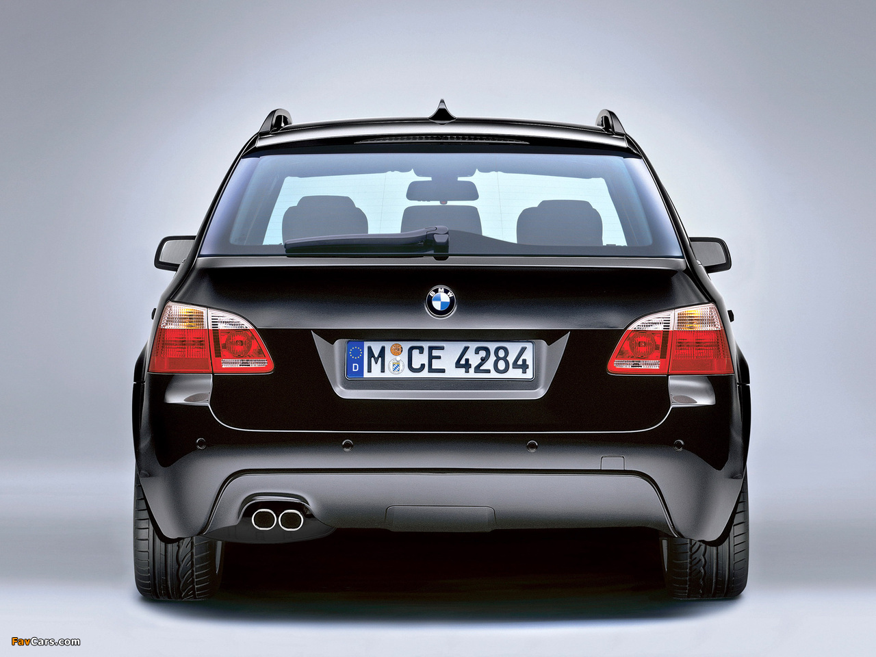 Photos of BMW 5 Series Touring M Sports Package (E61) 2005 (1280 x 960)