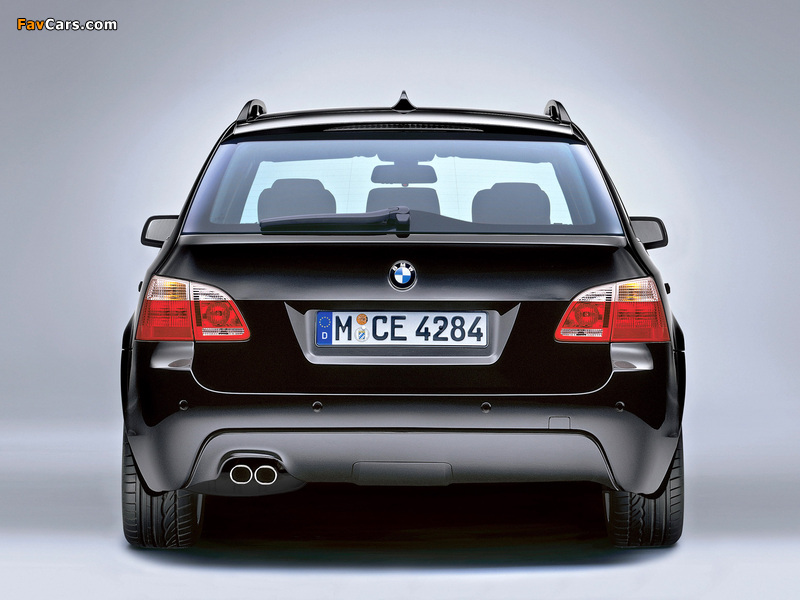Photos of BMW 5 Series Touring M Sports Package (E61) 2005 (800 x 600)