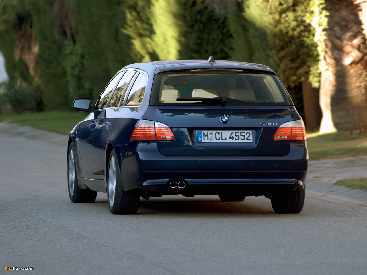 Photos of BMW 530i Touring (E61) 2007–10 (1280 x 960)