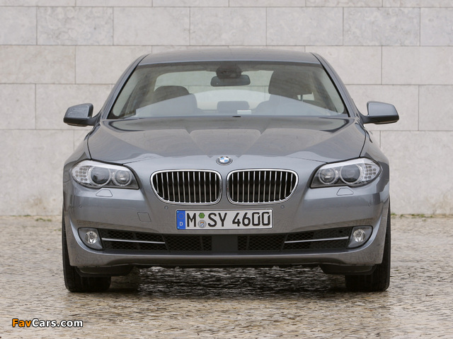 Photos of BMW 535i Sedan (F10) 2010–13 (640 x 480)