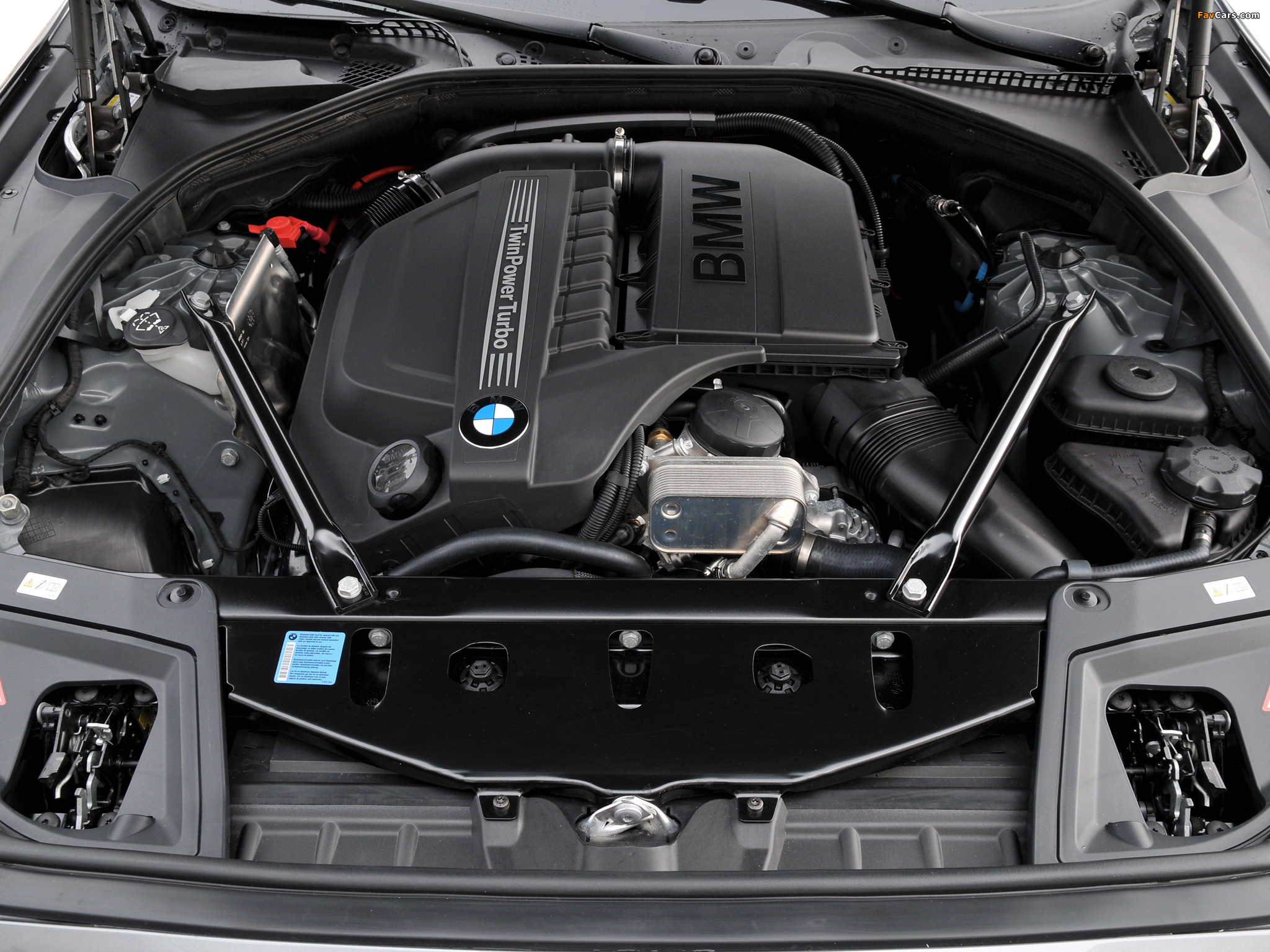 Photos of BMW 535i Sedan (F10) 2010–13 (2048 x 1536)