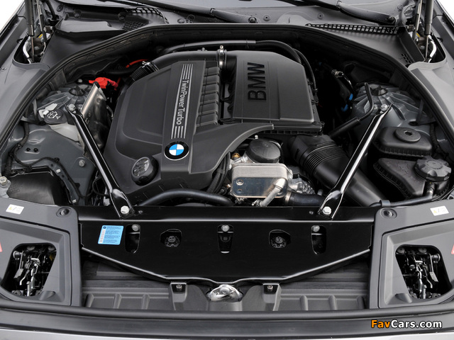 Photos of BMW 535i Sedan (F10) 2010–13 (640 x 480)