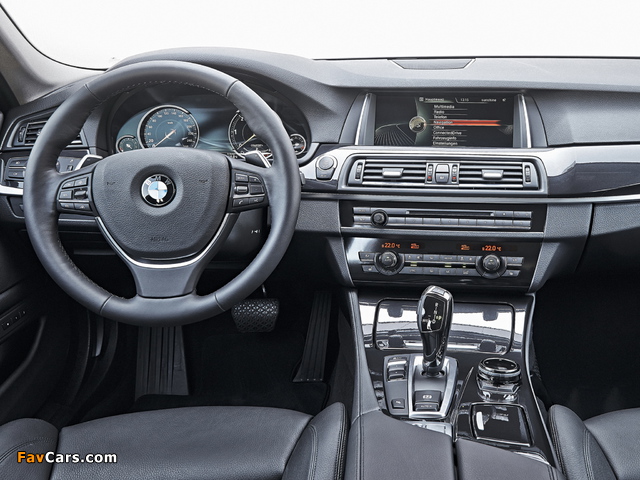 Photos of BMW 520d Touring (F11) 2013 (640 x 480)