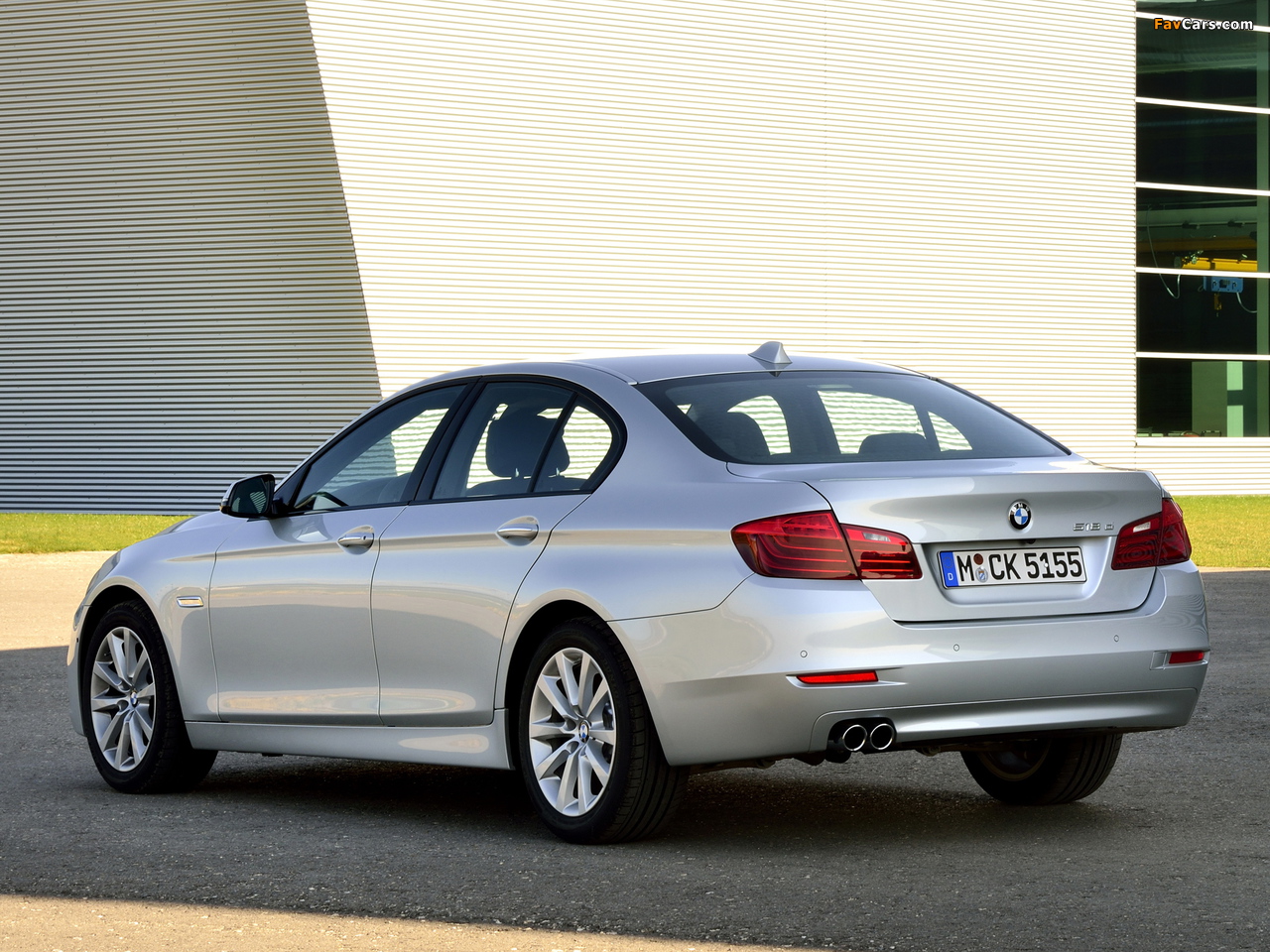 Photos of BMW 518d Sedan (F10) 2013 (1280 x 960)