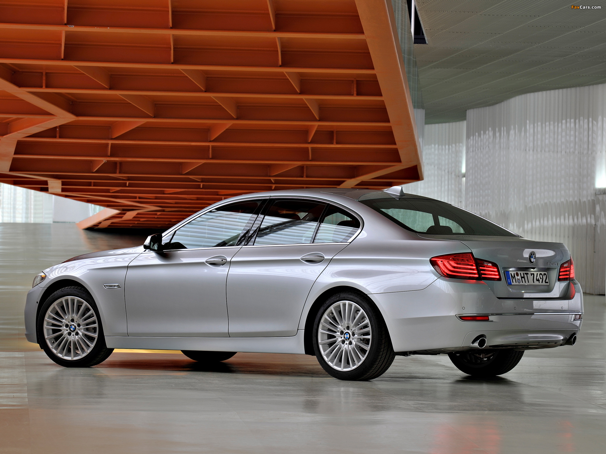 Photos of BMW 535i Sedan Luxury Line (F10) 2013 (2048 x 1536)