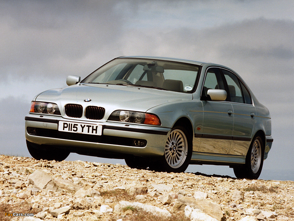Photos of BMW 540i Sedan UK-spec (E39) 1996–2000 (1024 x 768)