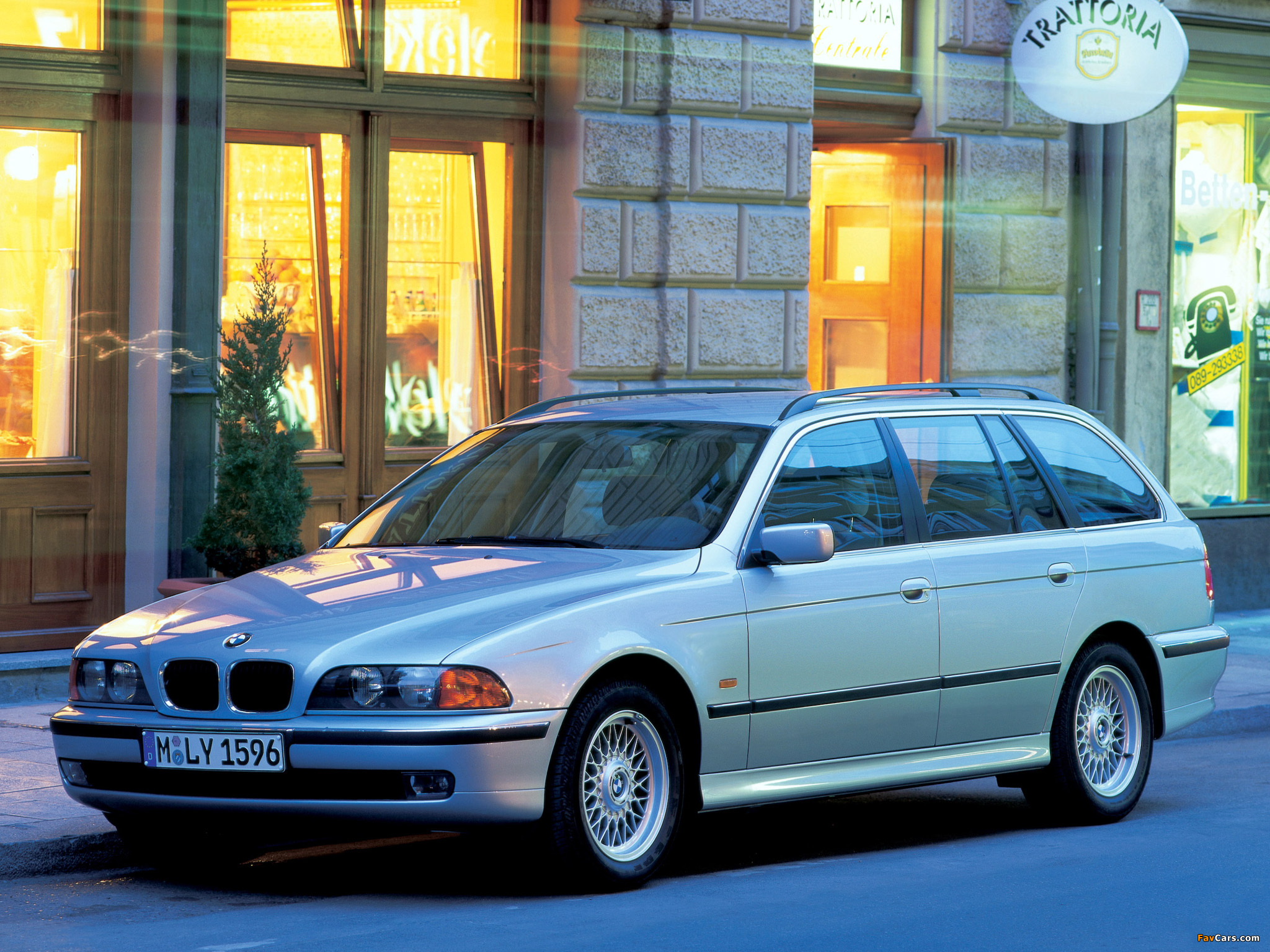Photos of BMW 528i Touring (E39) 1997–2000 (2048 x 1536)