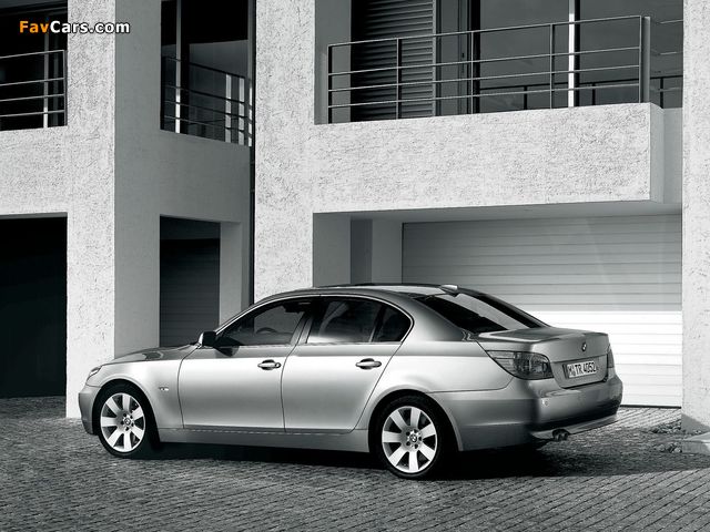 Photos of BMW 5 Series Sedan (E60) 2003–07 (640 x 480)